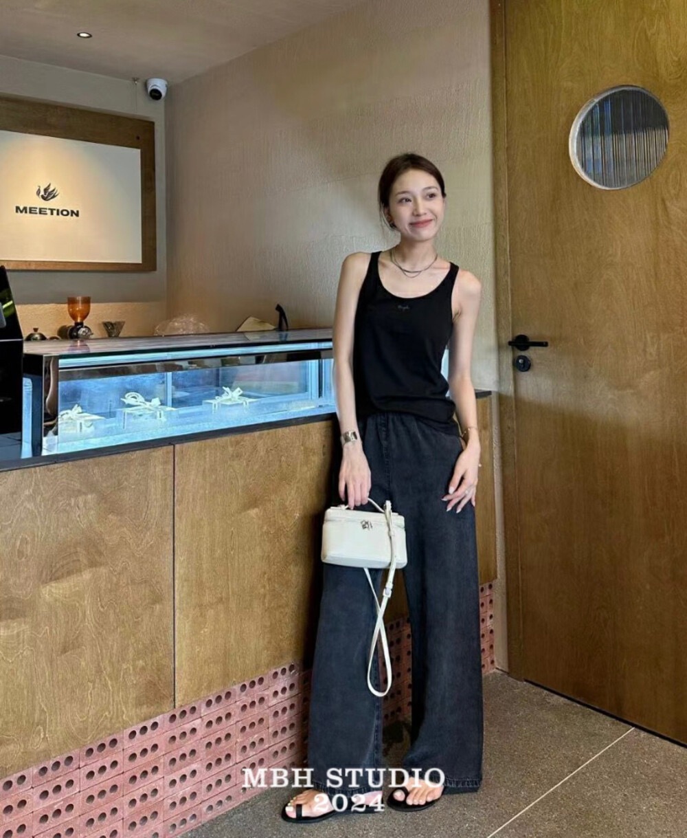 MBHLP19 Stylish Leather Box Bag Crossbody with Shoulder Strap - Image 3