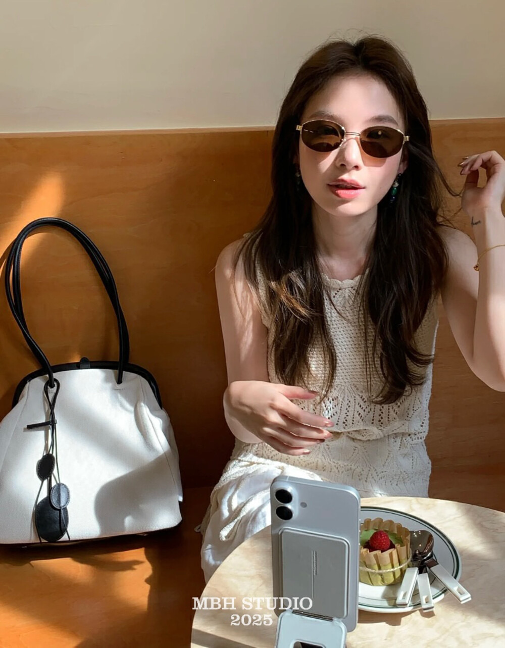 Designer Casual Shell Bag Large Capacity Shoulder Tote with Pendant