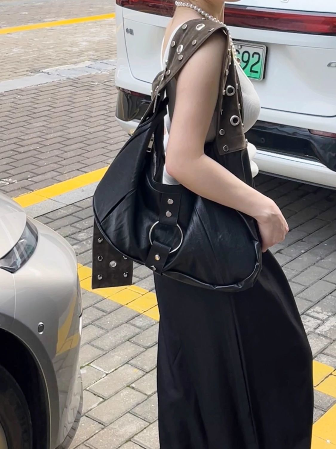 2025 Large Capacity Black Tote Bag Commuter Vintage Motorcycle Shoulder Crossbody Bag - Image 3