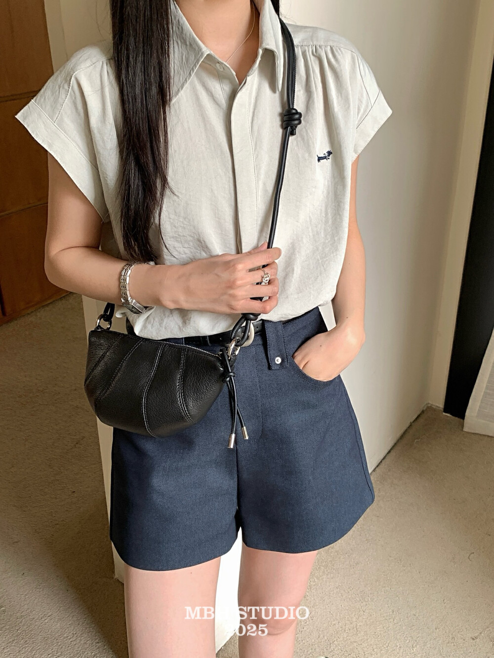 MBH Lambskin Croissant Bag Dopamine Leather Horn Bag Korean Niche Shoulder Crossbody Bag - Image 4